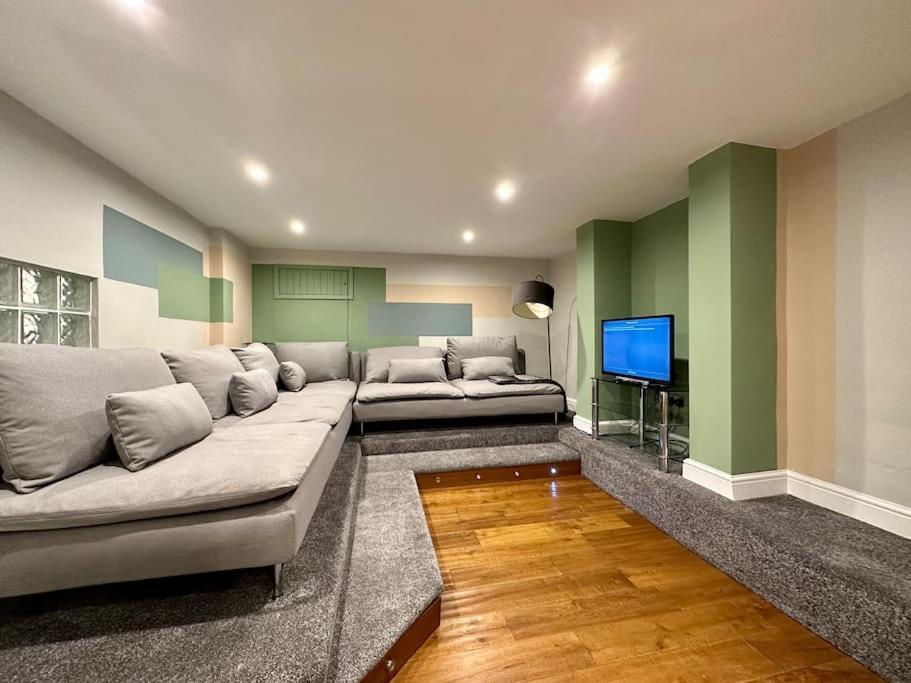 Stunning 5 Bed House In Chapel Allerton, Sleeps 9 Leeds  Buitenkant foto
